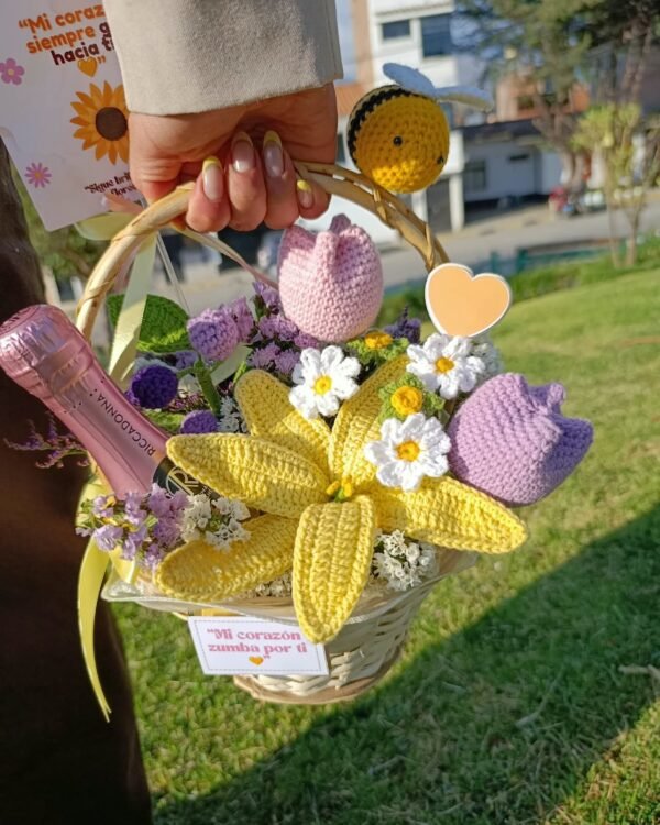 WhatsApp Image 2026-09-13 at 9.22.36 PM (1) Ramo Canastita de Amor
